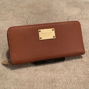 Michael Kors Full Size Zip Wallet, Cognac